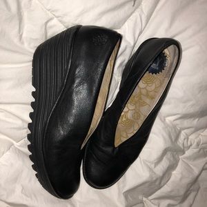 Black Fly London Yaz wedge pump size 11